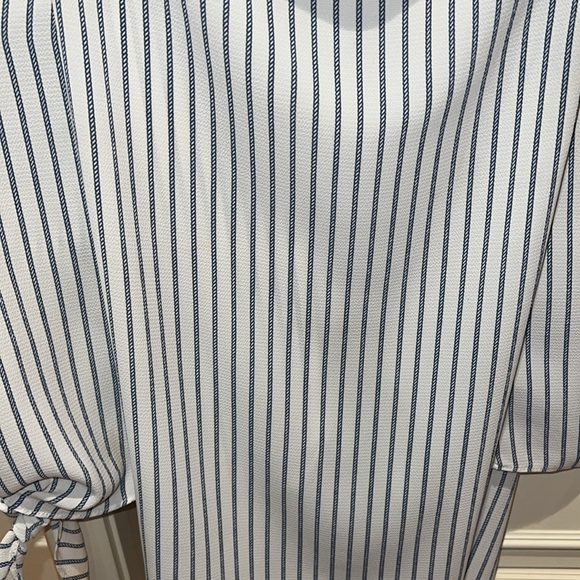 Women’s SZ M OLIVACEOUS blue and white striped off the shoulder top - Picture 2 of 7